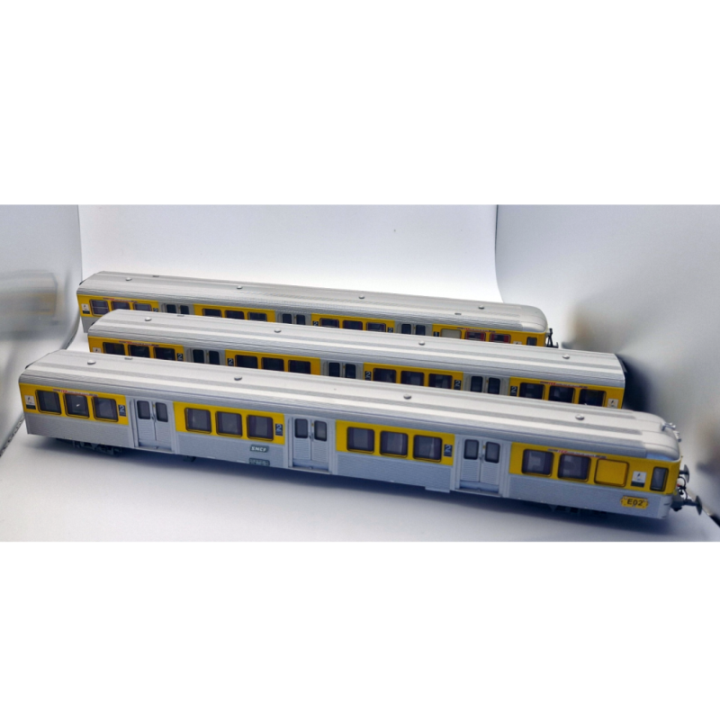 HJ4186 SNCF, coffret de 3 voitures RIO 78 TER (ex NPDC), livrée jaune/argent, ép. V
